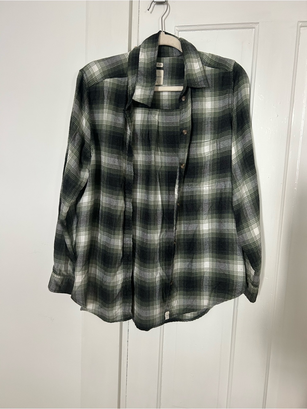 American Eagle Outfitters Green and White Plaid Button-Down Shirt